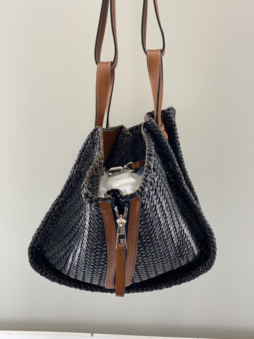 Loewe Hammock Shoulder Bag Black - Picture 2 of 7